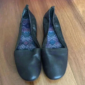 Bare Traps leather flats